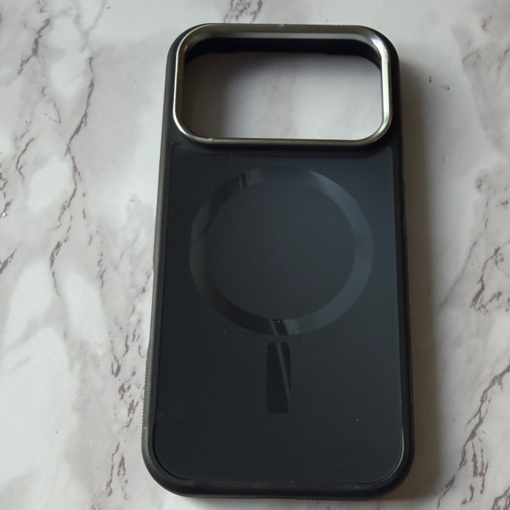 iPhone 17 pro Black Phone Case with battery mag compatibility